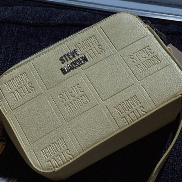 STEVE MADDEN BDaisy Crossbody Bag In Yellow - Picture 8 of 12